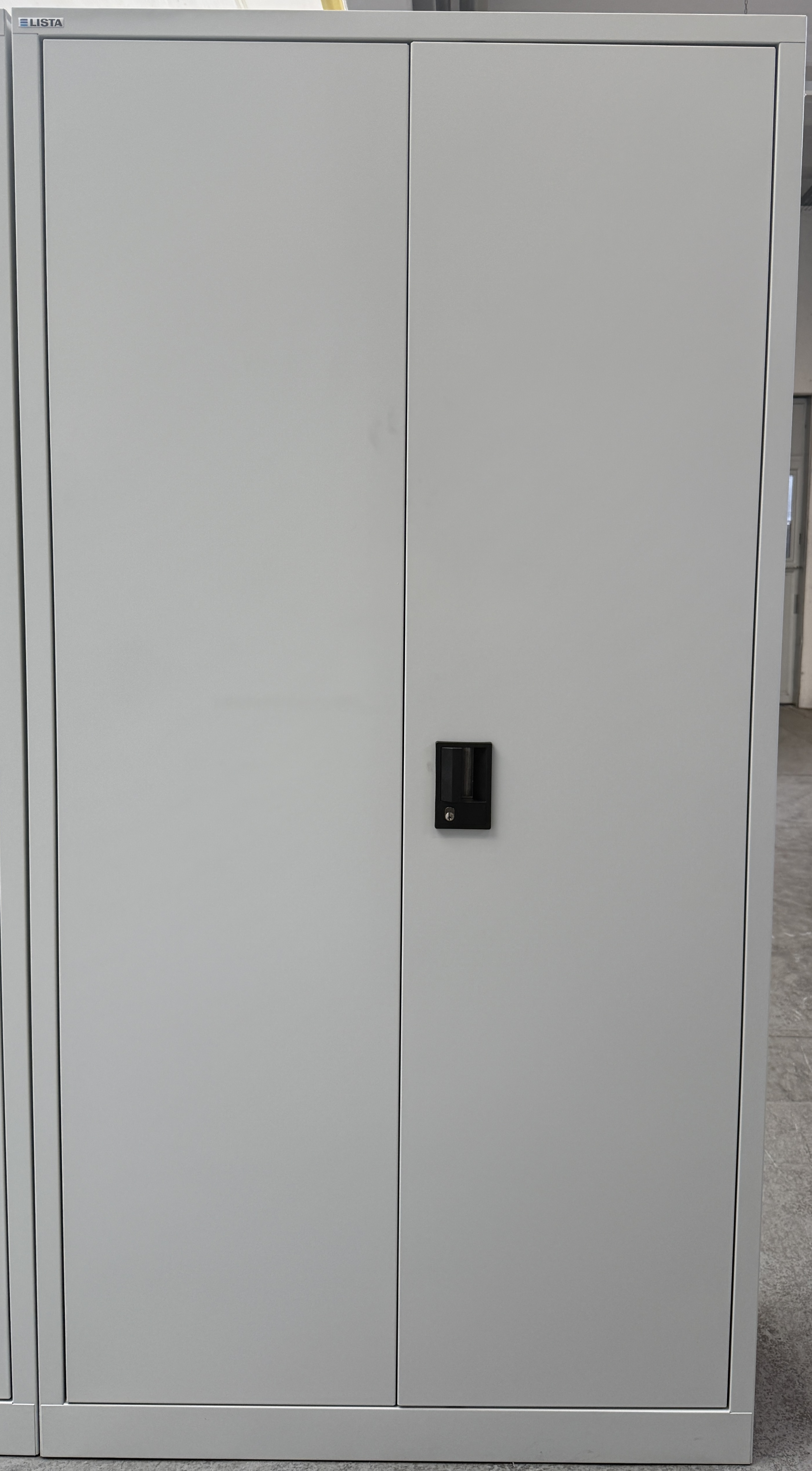 Flügeltürschrank